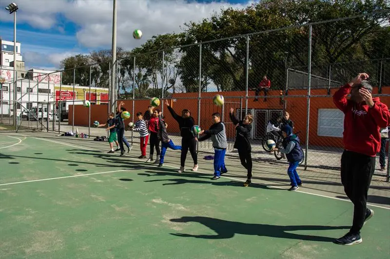 Avenida Água Verde restaurantes e comércio Curitiba